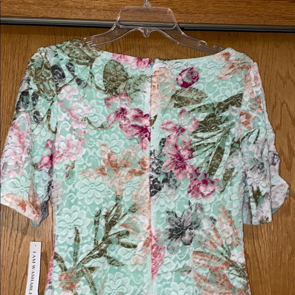 New gorgeous lacy dress! - Picture 2 of 5